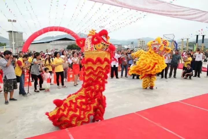 清远市奇石市场在哪里_清远奇石河风景区简介_清远奇石公园